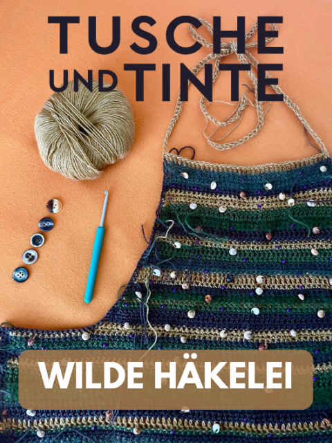 Ein Fot von einem gehäkelten Oberteil mit Streifen.