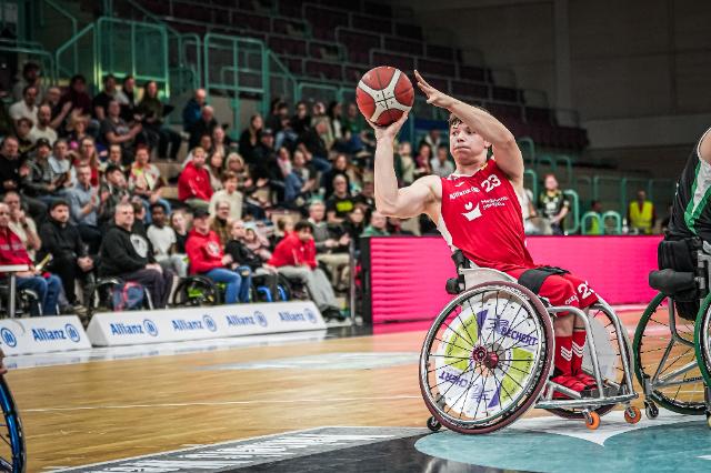 Heimspiel-Fans-Rollstuhlbasketball