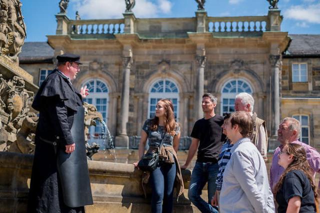 Der Bierkutscher vor dem neuen Schloss