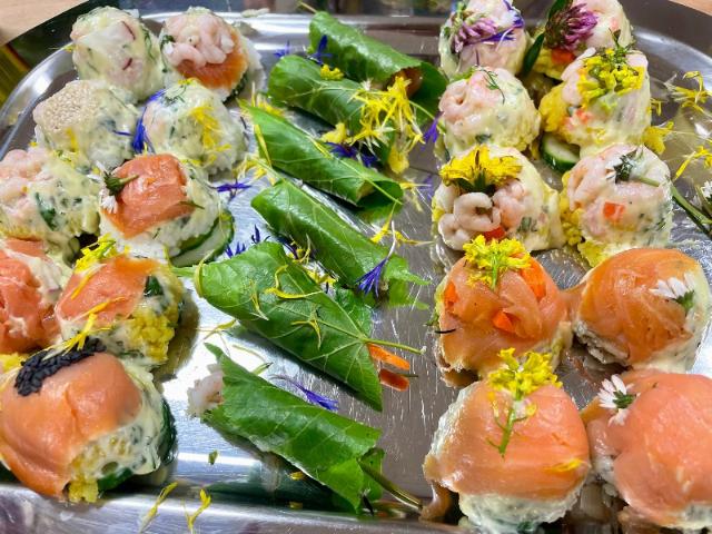 Wildkräuter Sushi
