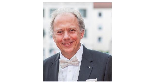 Porträt von Prof. Stephan Mösch