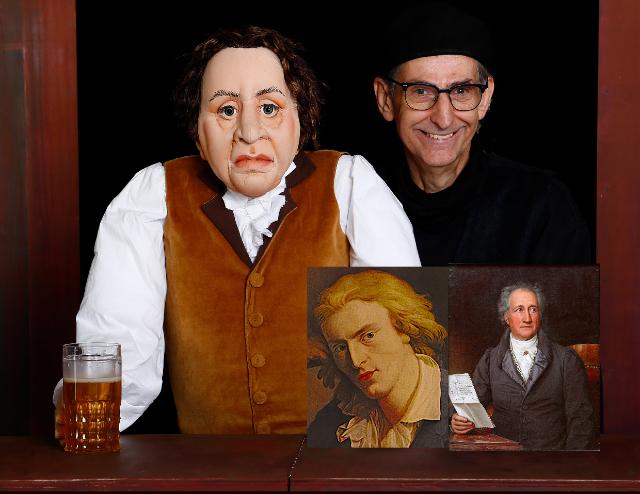 Figurentheaterpuppen und Collage mit alten Fotos von Jean Paul und dem Puppenspieler Martin Fuchs