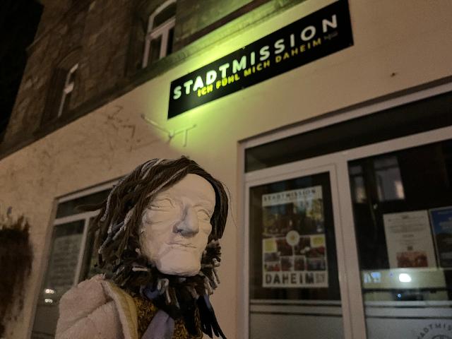 Foto einer Richard Wagner Büste vor der Stadtmission
