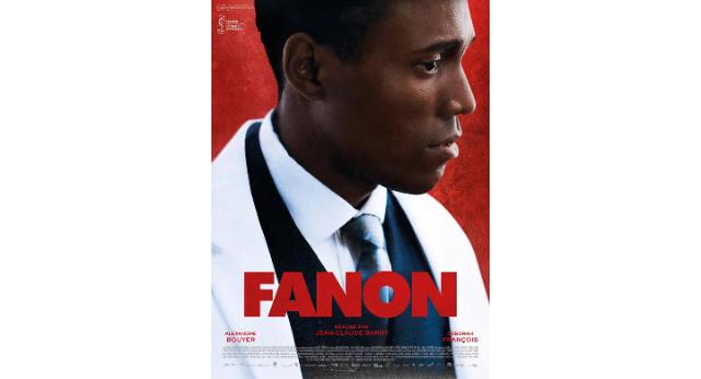 Auf dem Bild ist ein dunkelhäutiger Mann zu sehen und der Schriftzug Fanon