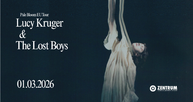 Lucy Kruger vor blauem Hintergrund und weißem Titel links