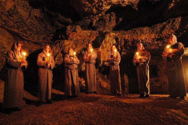 15.30 Uhr-Höhlenkonzert "Gregorianische Gesänge"