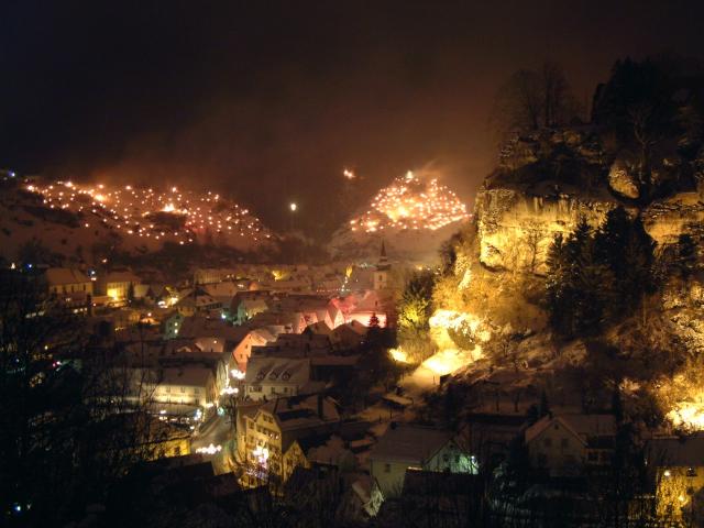 Ewige Anbetung in Pottenstein am 6.Januar - Abbrennen der Bergfeuer