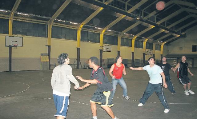 Basketballspiel in der Rotmainhalle