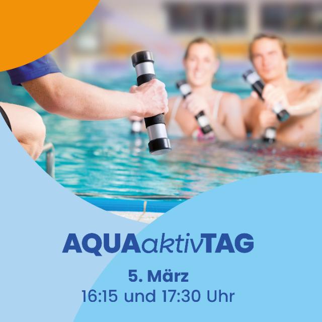 Das Foto zeigt ein Paar, das mit Handhanteln im Wasser trainiert. Im Vordergrund ist die Hand eines Trainers zu sehen.