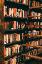 Bücherregale mit vielen Büchern über Biografien