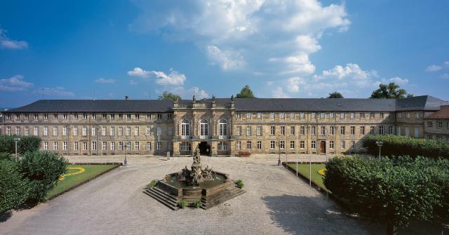 Neues Schloss, Fassade