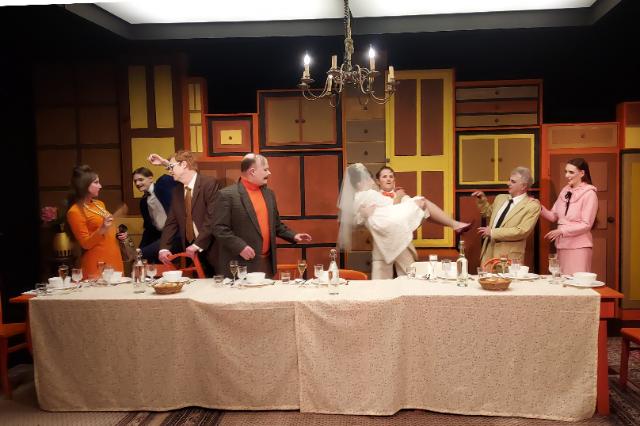 Szenenfoto Hochzeitsgesellschaft