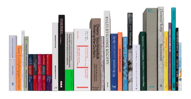 Eine Reihe von Buchrücken